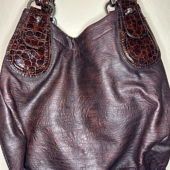 Elegant Brown Y2K Guess Leather Shoulder Bag - Picture 4 of 5